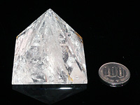 水晶レインボーピラミッド